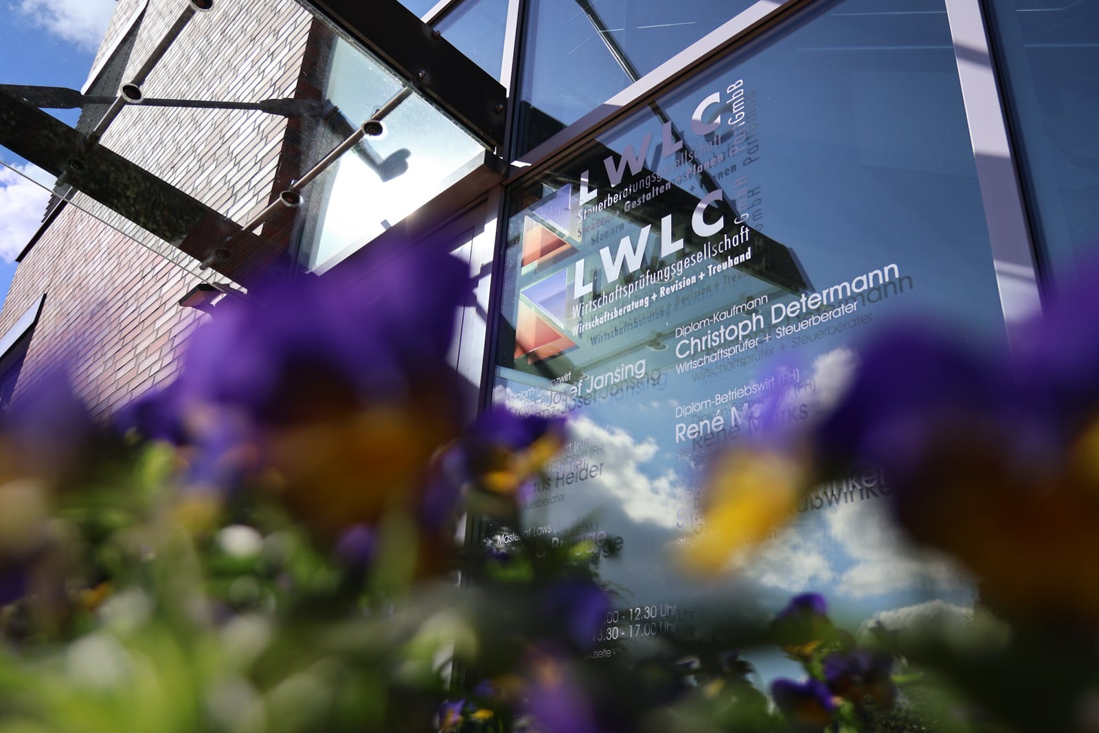 Eingangsschild der LWLC Kanzlei in Ibbenbüren